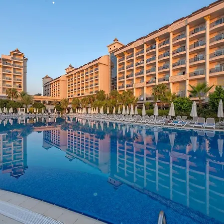 River Hotel 5*