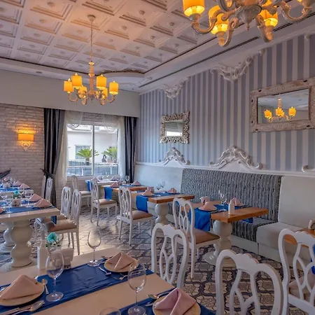 River Hotel 5*
