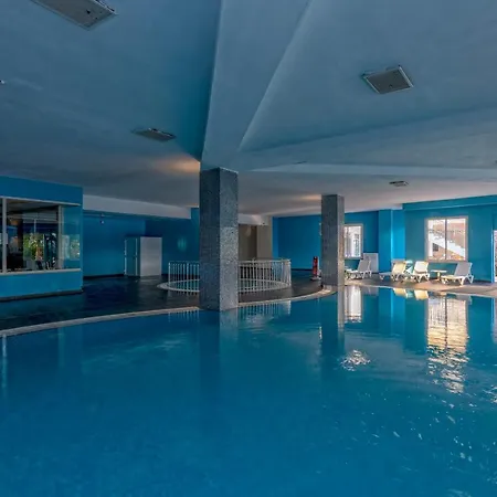 River Hotel 5*